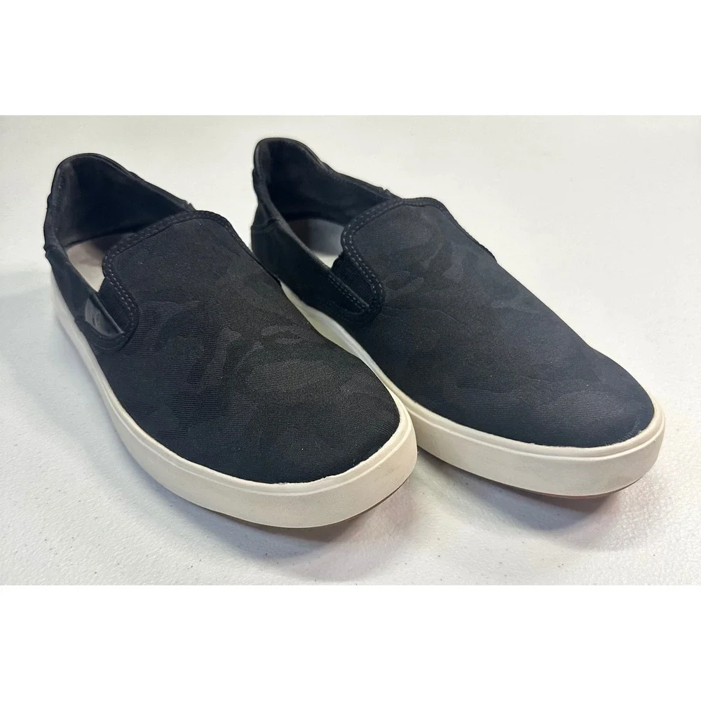 OluKai Lae'ahi Pa'i Mens 9 Black Camo Slip On Sneakers 10444-LRKE